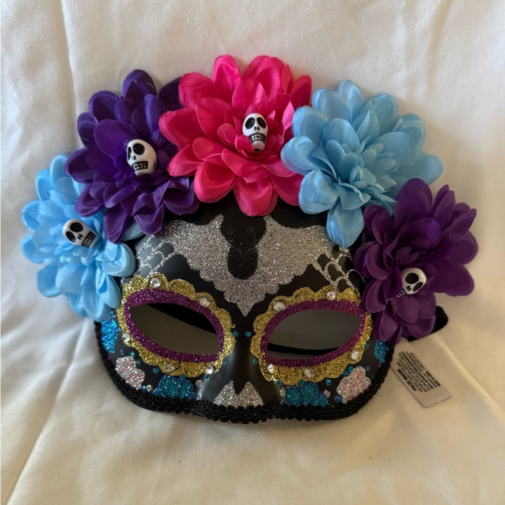 Beautiful New Mardi Gras Party Skull & Flowers Face Mask